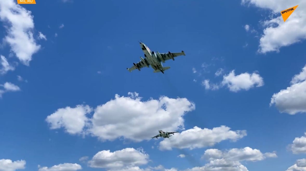 Xem máy bay chiến đấu Su-25 của Nga thực hiện nhiệm vụ trong chiến dịch ở Ukraine